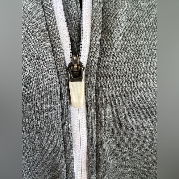 🛍️LEBRON JAMES for NIKE‎  Men’s Gray warmup jacket size L. - Picture 6 of 9